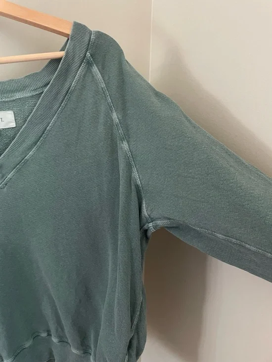 The GREAT V Neck Raglan Vintage Style Sweatshirt Green Size 0 or XS - Picture 6 of 10